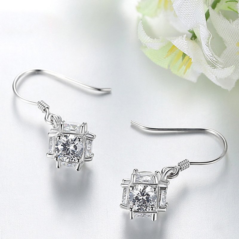 2020 new trendy earrings female temperament fairy short paragraph geometric small crystal earrings small earrings