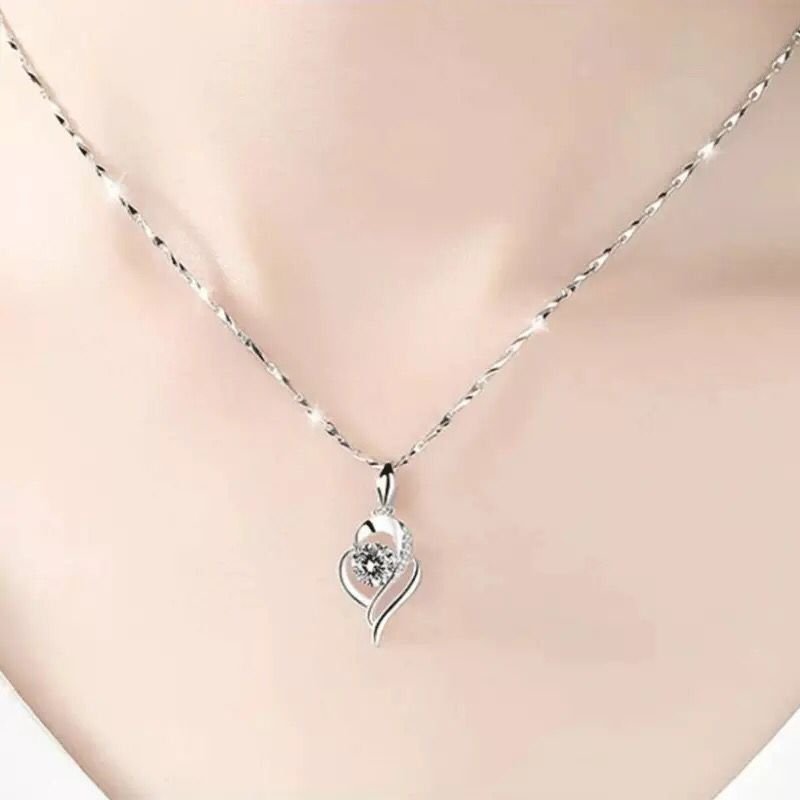 Fashion New Style Silver Necklace Women's Love Heart Diamond Clavicle Chain Heart Pendant Silver Jewelry Jewelry