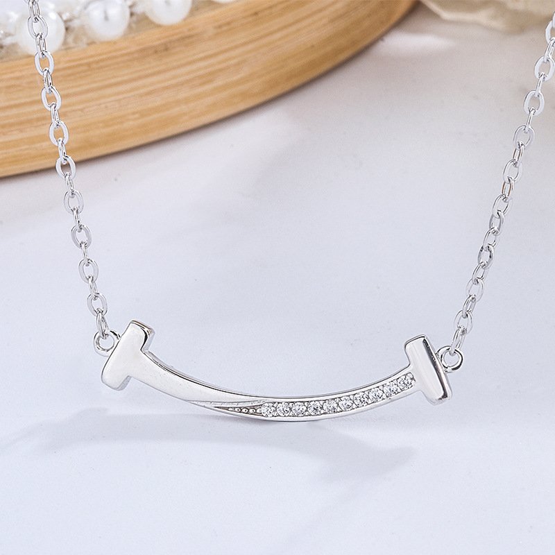 Simple s999 pure silver smile necklace women's light luxury smiley face pendant necklace with vibrato