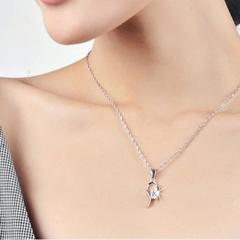 Heart Language Necklace Women's Money Ornaments Platinum Half Heart Pendant Fashionable and generous items