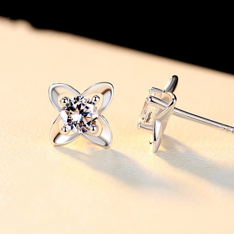 Lucky four-leaf clover silver pin earrings trendy earrings diamond earrings jewelry